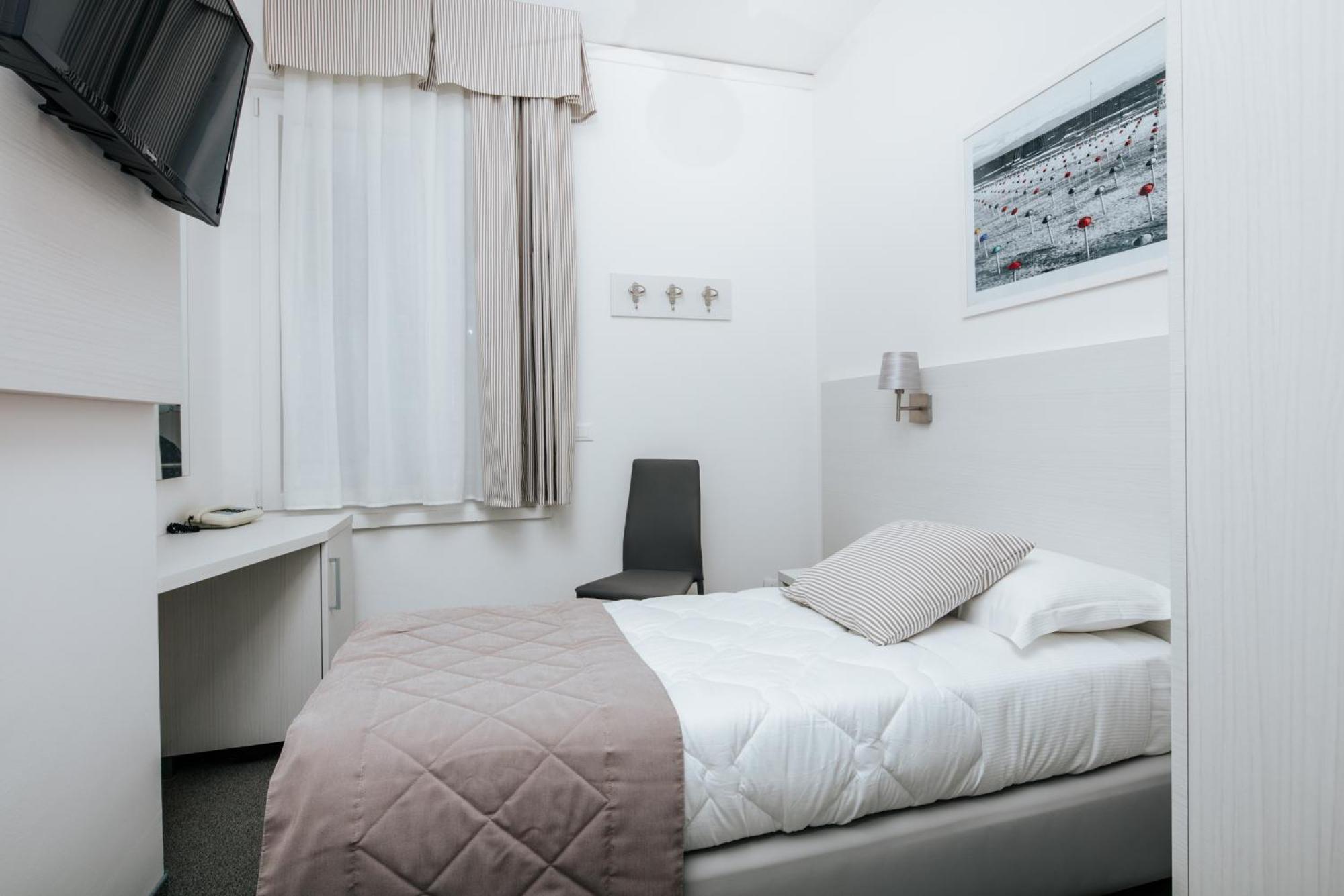 Hotel Luna Centrale Lignano Sabbiadoro Dış mekan fotoğraf